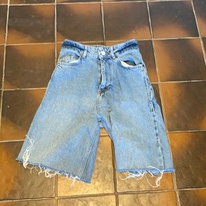 Super trendy and cute Zara Jean shorts. Like new